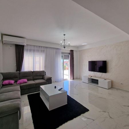 Ata Apartmani. Petrovac Екстериор снимка