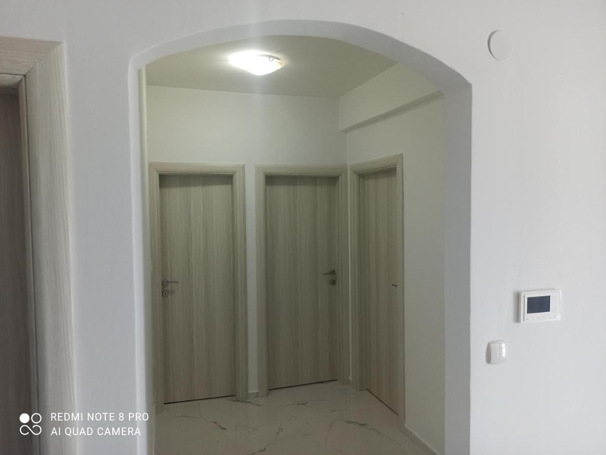 Ata Apartmani. Petrovac Екстериор снимка