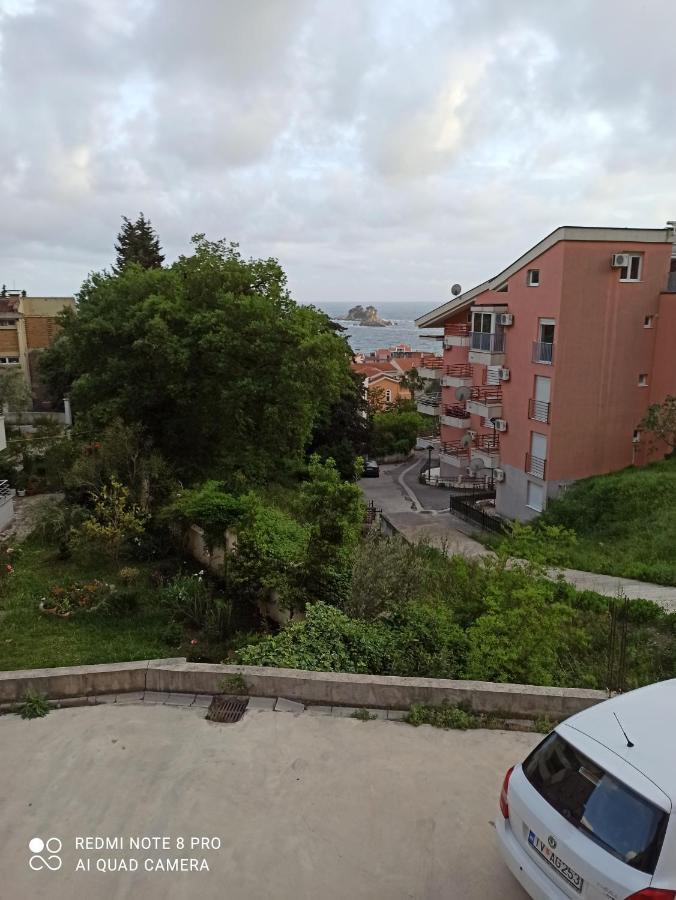 Ata Apartmani. Petrovac Екстериор снимка